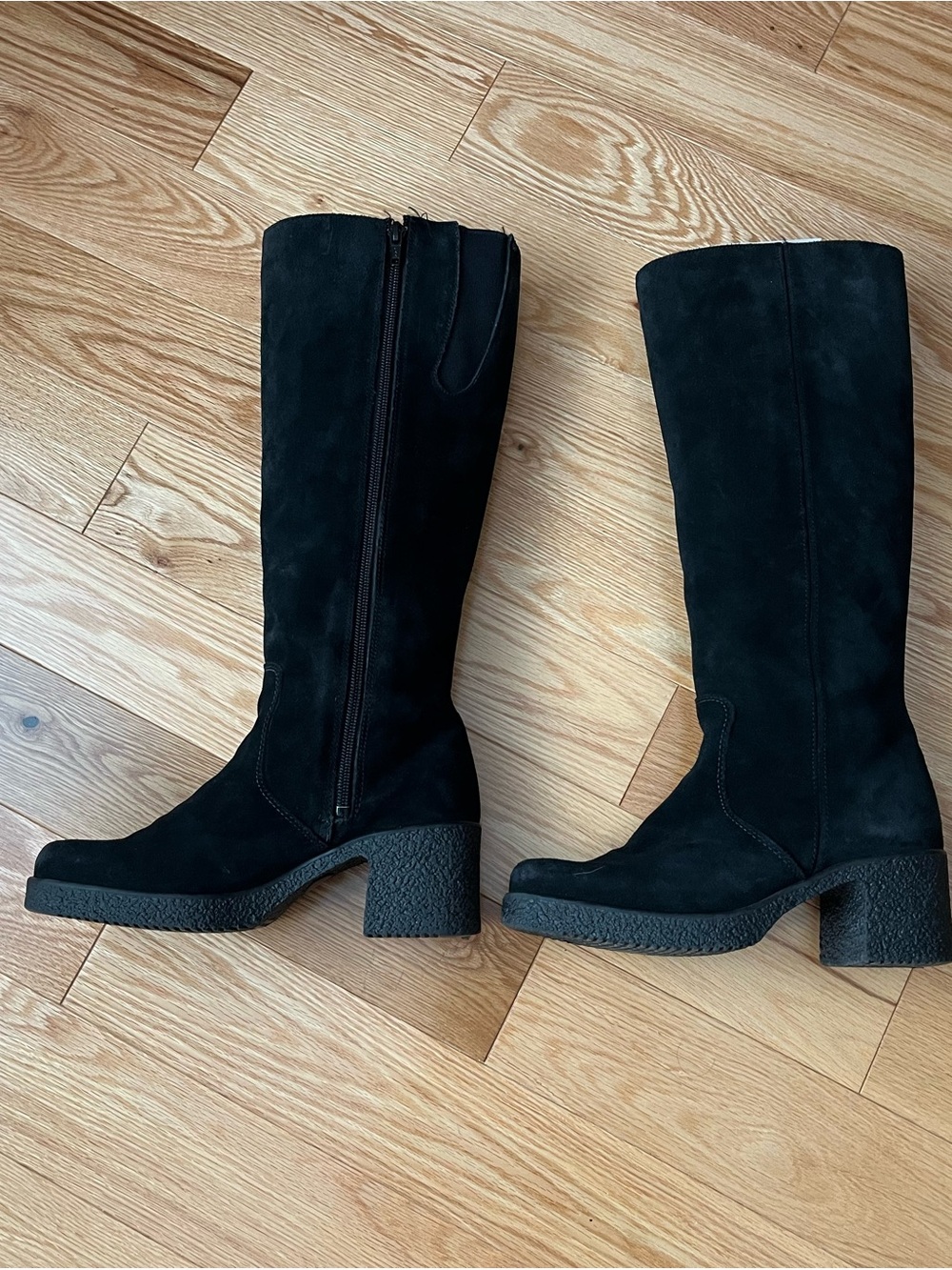 Women’s Black Knee-High Suede Block Heel Boots